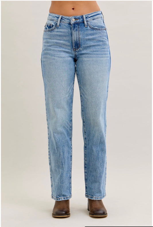 Vaqueros rectos Judy Blue Rigid Magic de tiro medio