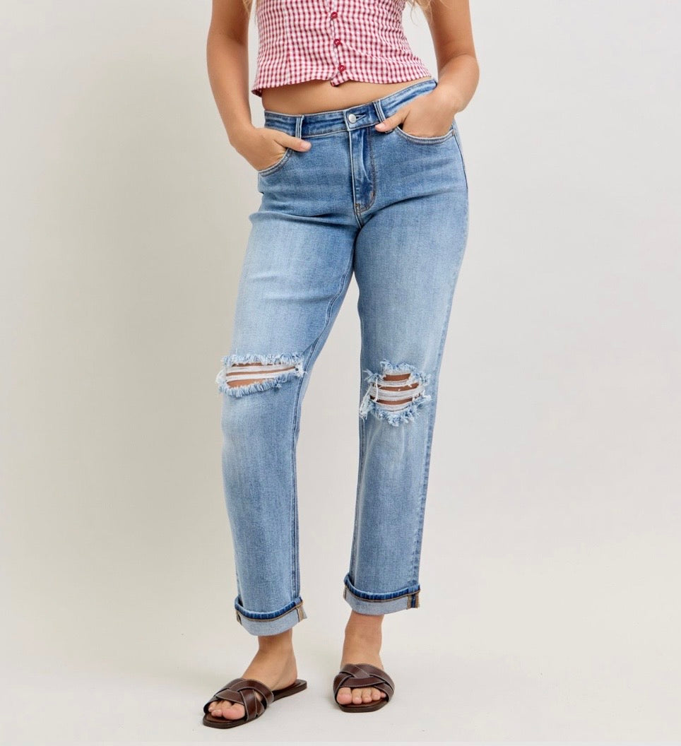 Vaqueros Judy Blue Boyfriend de tiro medio desgastados